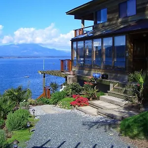 Guest house Beachfront At Vesuvius